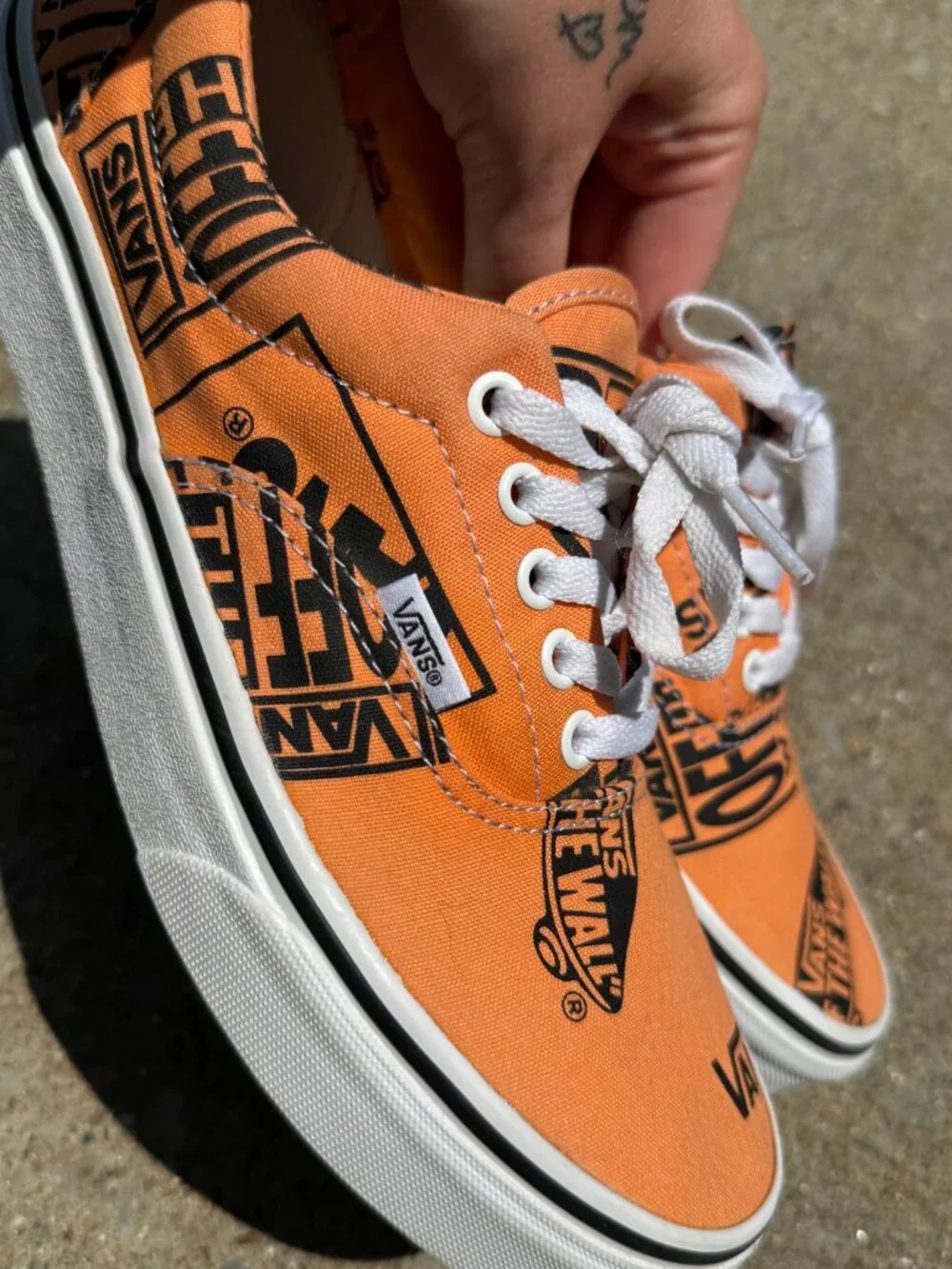 Vans Era Mens 8.5 Womens 10 Orange Logo Print Y2K Skater Streetwear Shoes 4046
